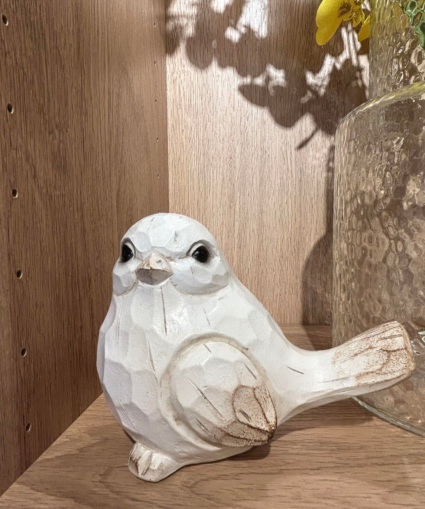 WHITE Bird Table Decor Wood Grain Effect Bird Figurine, Bird Statue Sculpture - Carved Rustic Animal Bird Ornaments - Home Decor Accents Collectible Bird Figurine for Wedding Housewarming Christmas