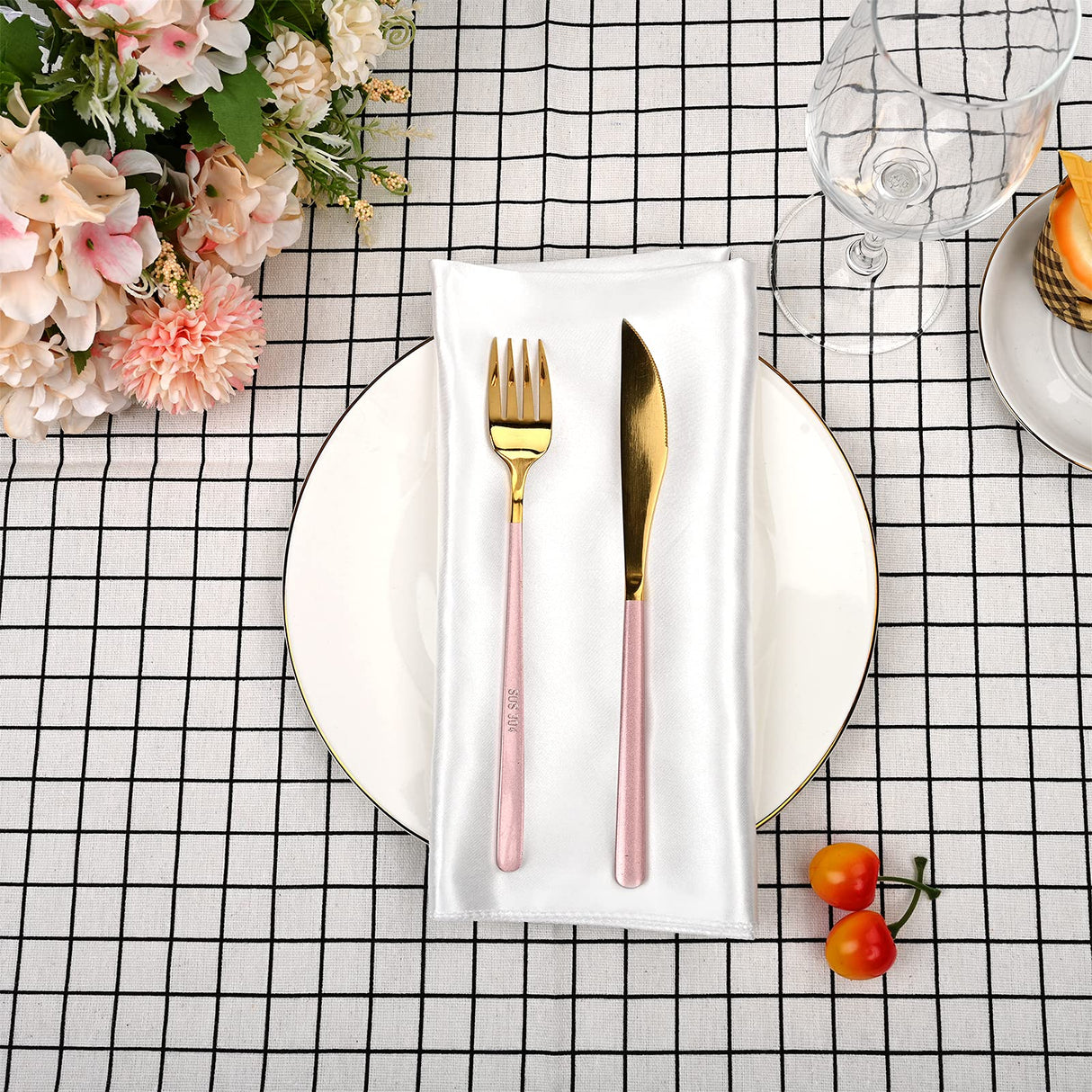 30 Pieces Satin Dinner Napkins 17 x 17 Inch Oversized Square Table Napkins Washable Soft Dinner Napkins for Wedding, Parties,Banquet,Restaurant Decoration (White) Pesonlook