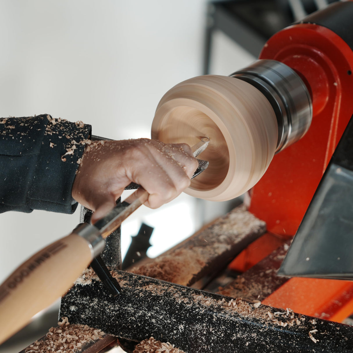 Hollowing Tool Overall length: 23 3/4" Carbide Tipped Straight For Woodturning. Beech handle length: 15 1/2", Tool bar length: 8 1/4", with 8.9 * 2mm-30°TCT ROUND BLADE BMWOOD