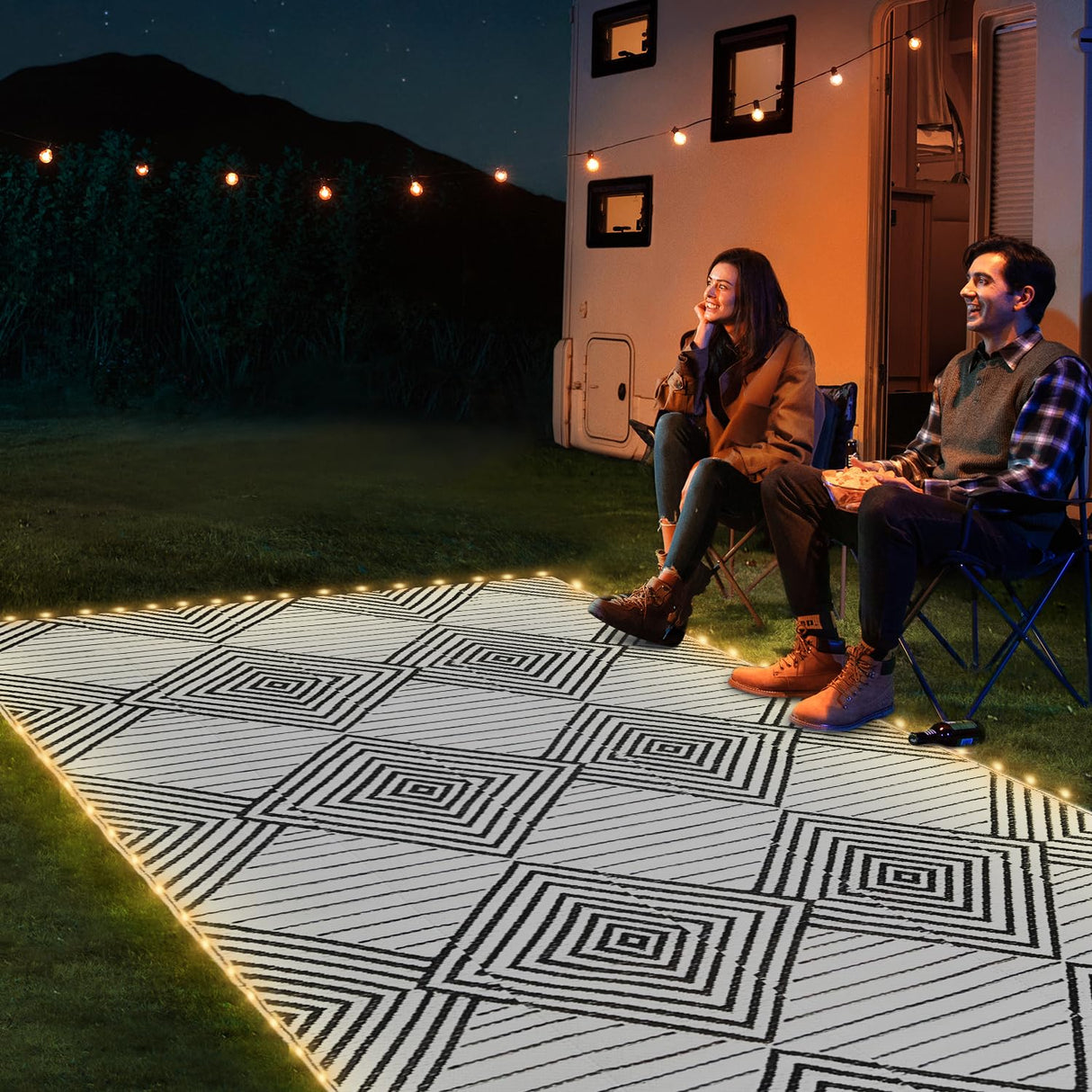 6x9ft Waterproof Outdoor Rug with LED Lights, Foldable Reversible Plastic Straw Mat for Patio RV Camping Picnic Balcony Beach Deck Indoor Outdoor Carpet, Black&White DiiKoo