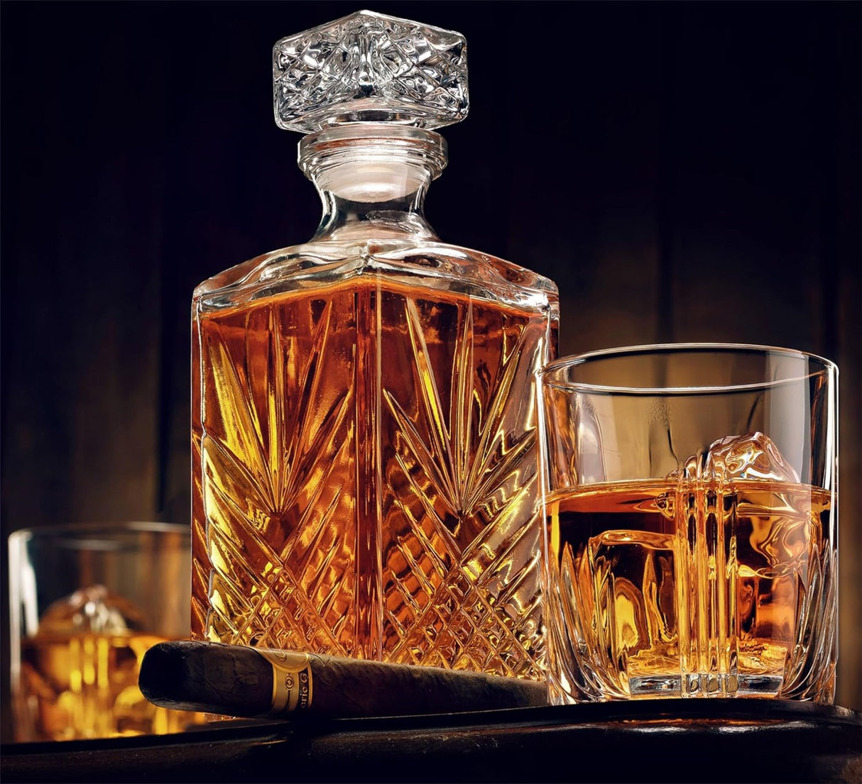 Bormioli Rocco Selecta Collection Whiskey Decanter – Sophisticated 33.75oz Diamond Decanter With Starburst Detailing – For Whiskey, Bourbon, Scotch & Liquor Bormioli Rocco