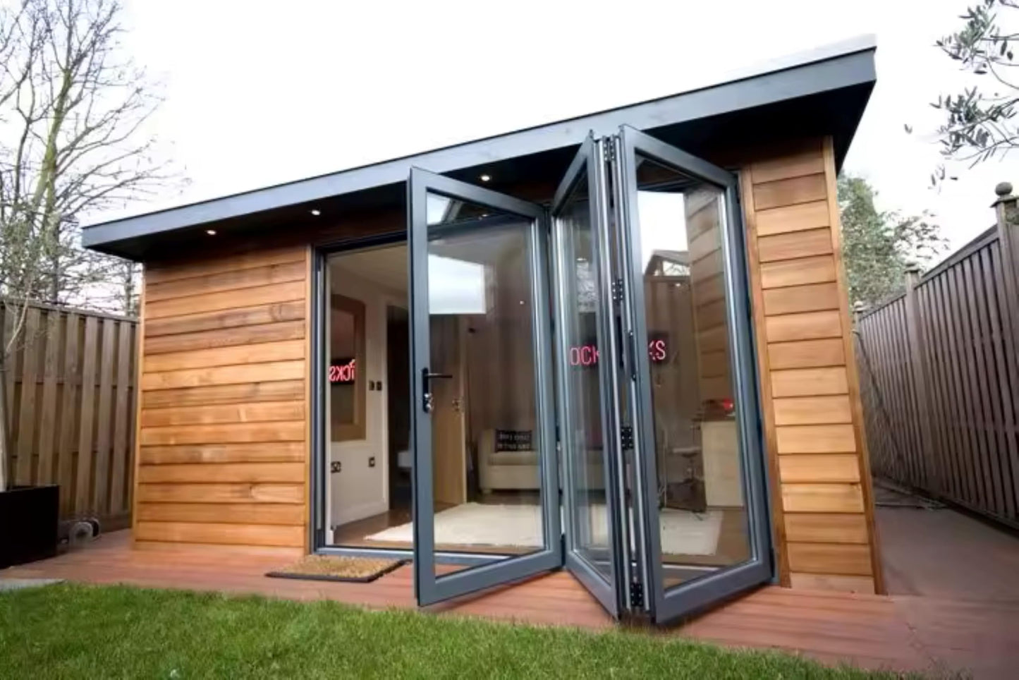 20 Ft Tiny Prefab House to Live in 1 Bathroom, 1 Bedroom & 1 Kitchen- for Small Family