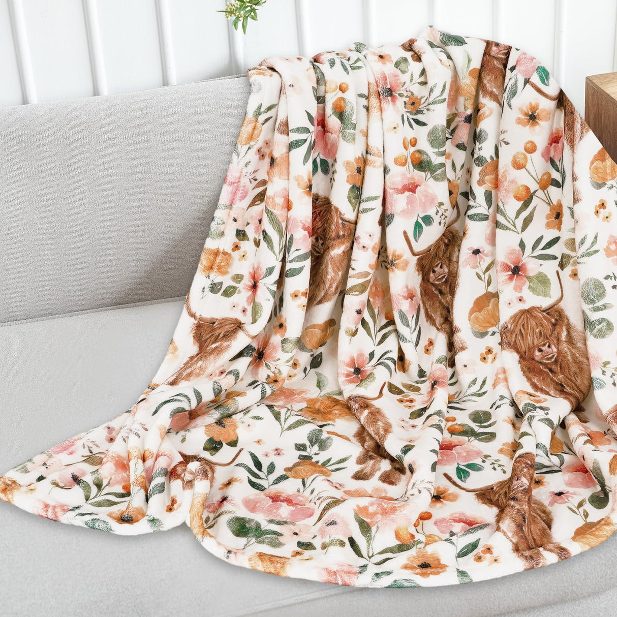 JarThenaAMCS Floral Highland Cow Fuzzy Flannel Blanket 60 x 70 Inch Farmhouse Throw Blanket Watercolor Flower Cow Blanket for Home Chair Sofa Couch Bed JarThenaAMCS