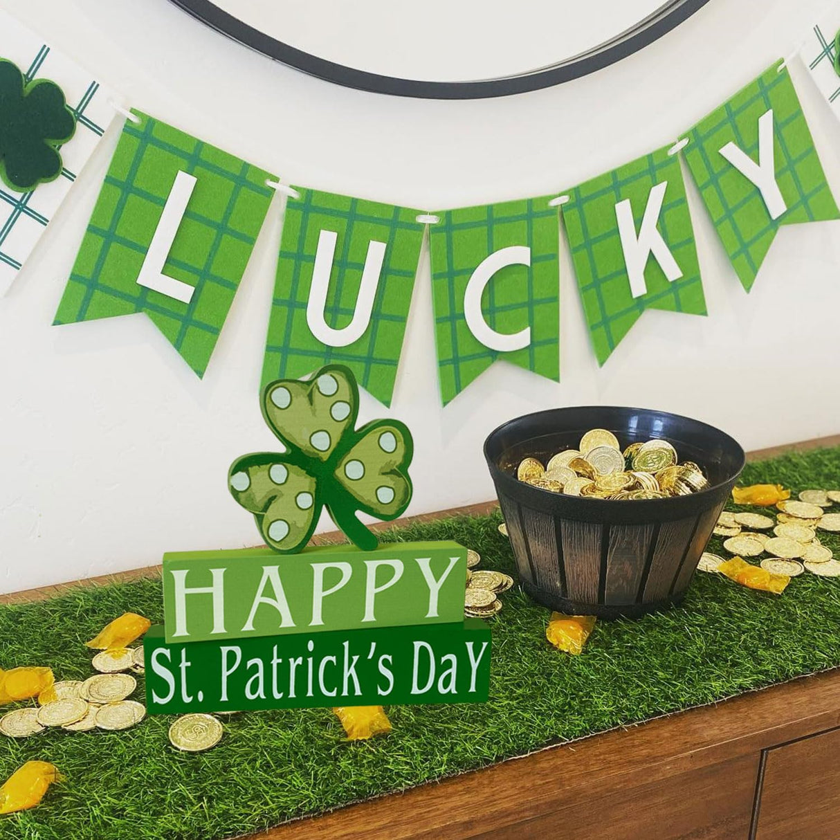 Happy St. Patrick's Day Wood Block Table Sign, Wooden Shamrock Table Top Decorations Tiered Trays Desk Shelf Irish Home Office Coffee Bar Decor 3 Pieces Green OEQSHMY