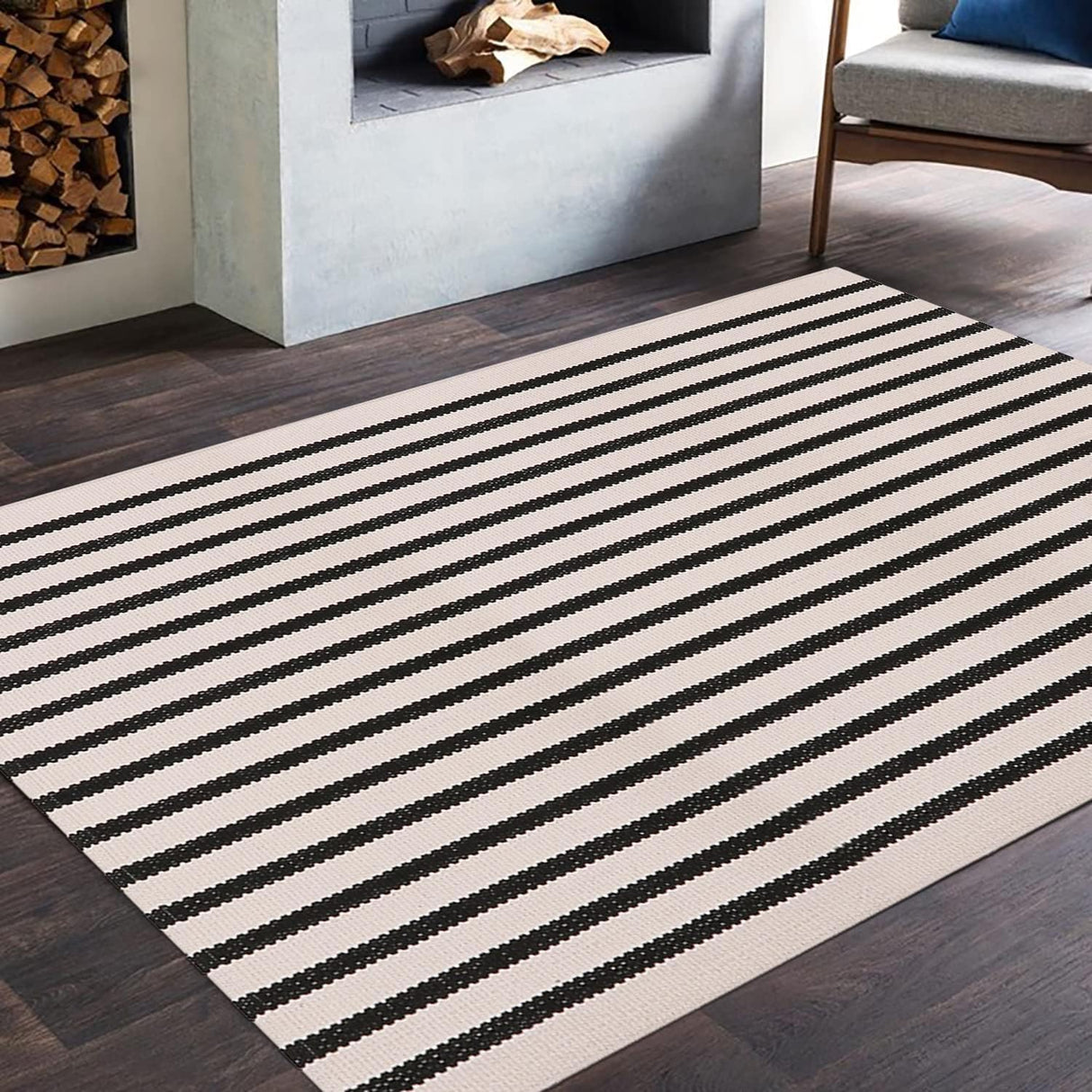 LEEVAN Black and White Striped Area Rug 3x5 ft Outdoor Patio Rugs Woven Washable Farmhouse Floor Carpet Front Porch Doormat for Bedroom/Courtyard/Laundry Room/Living Room LEEVAN
