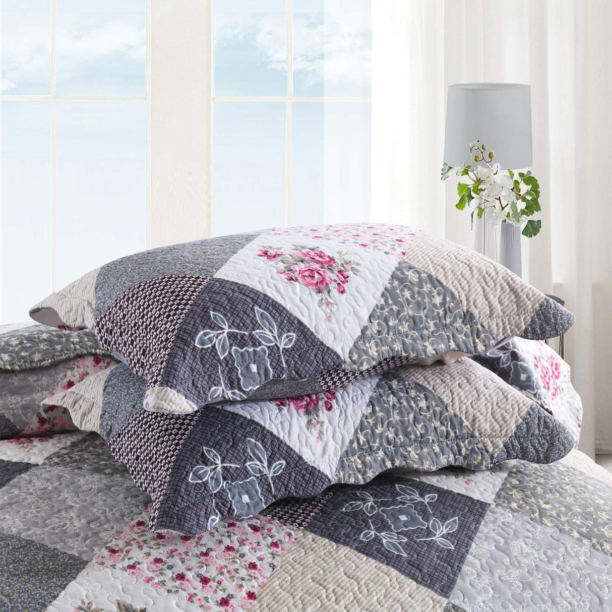 ENJOHOS Farmhouse Quilts King Size - King Quilt Set Grey Bedspread Reversible Patchwork Floral Coverlet Set, Microfiber Lightweight Country Quilts Bedding Set with 2 Pillow Shams（Grey Flower Plaid2） ENJOHOS