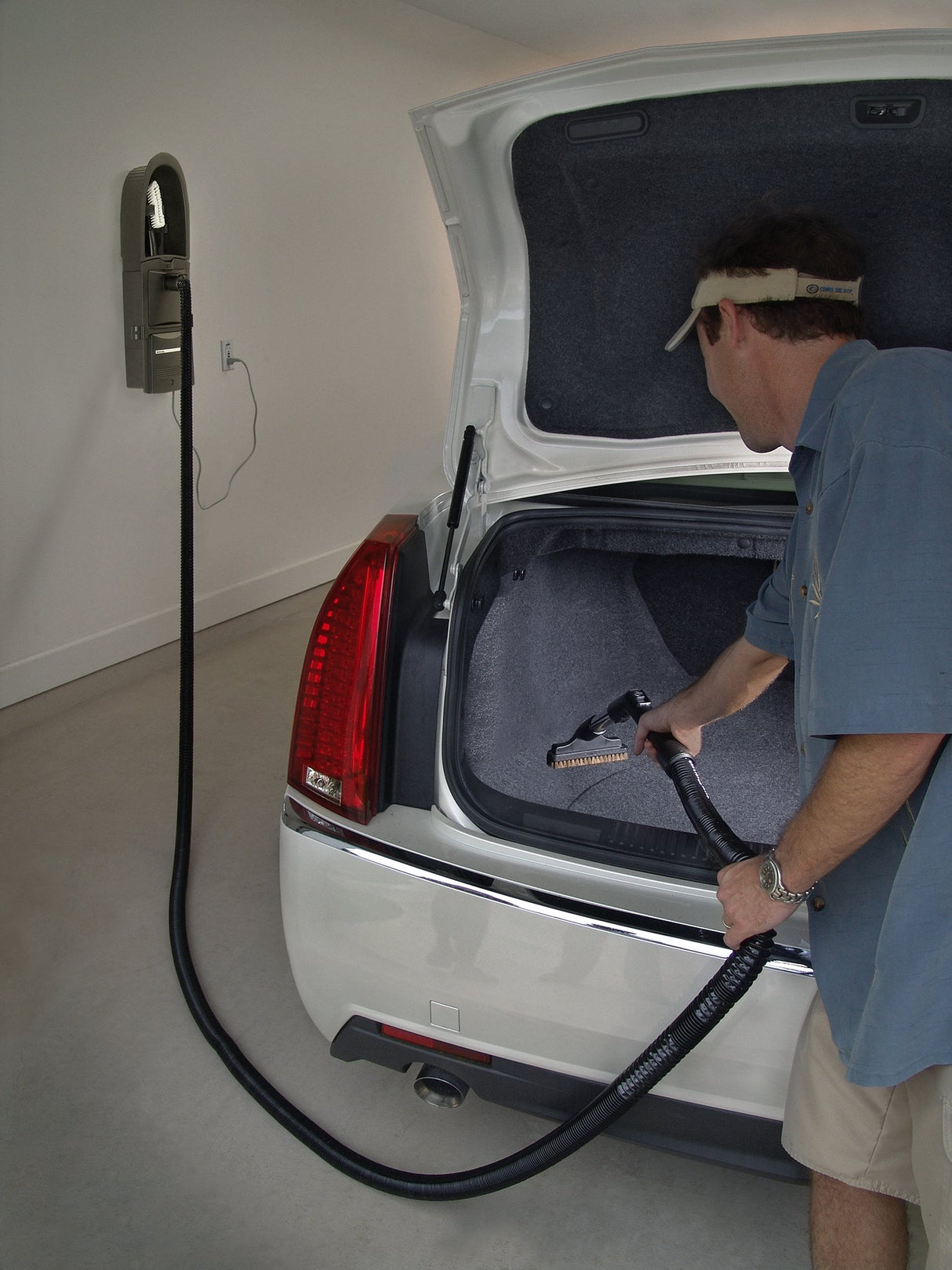 GarageVac GH120-E Black Wall Mounted Garage Vacuum with Accessory InterVac Design