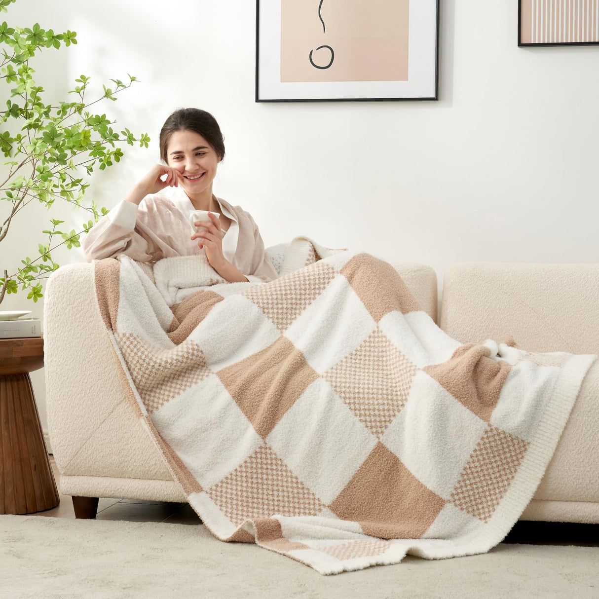 Snuggle Sac Checkered Blanket, Beige Throw Blanket for Couch Plaid Microfiber Fluffy Warm Cozy Fuzzy Soft Throw Blanket Reversible Checkerered Blankets for Sofa, Chair, Bed, 50x60 inches Snuggle Sac