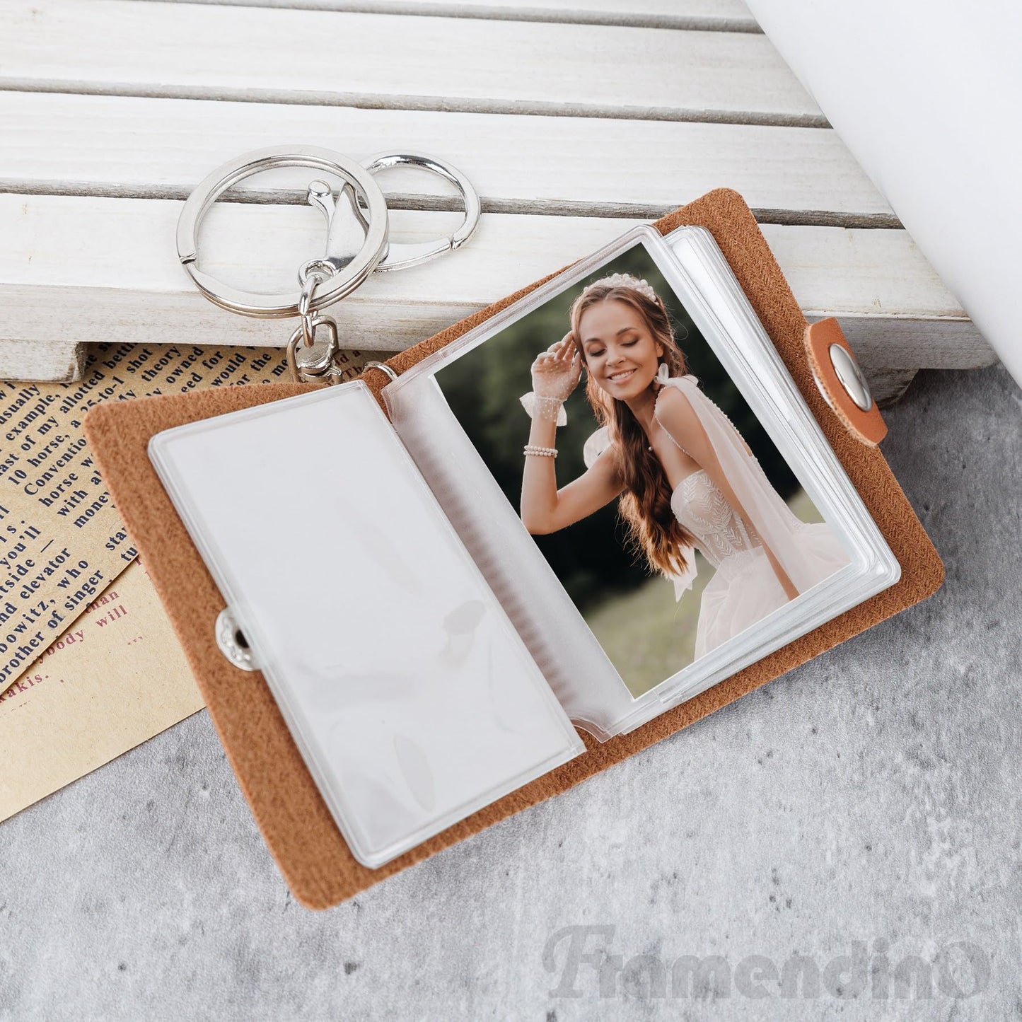 Framendino, Sublimation Mini Scrapbook Blanks Photo Album Keychain with 20 Pack Blank Photos Heat Transfer Personalized Picture Albums Key Chain for DIY Craft