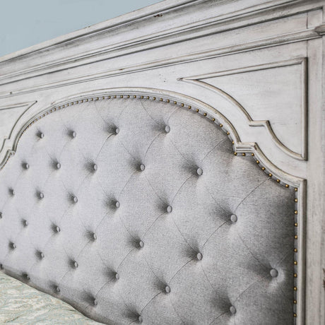 Steve Silver Company Highland Park 83.5" x 90" Farmhouse Wood & Fabric Upholstered Panel King Bed with Button Tufted Headboard, Low Vertical Planked Inset Panel Footboard, in Rustic Ivory Finish Steve Silver