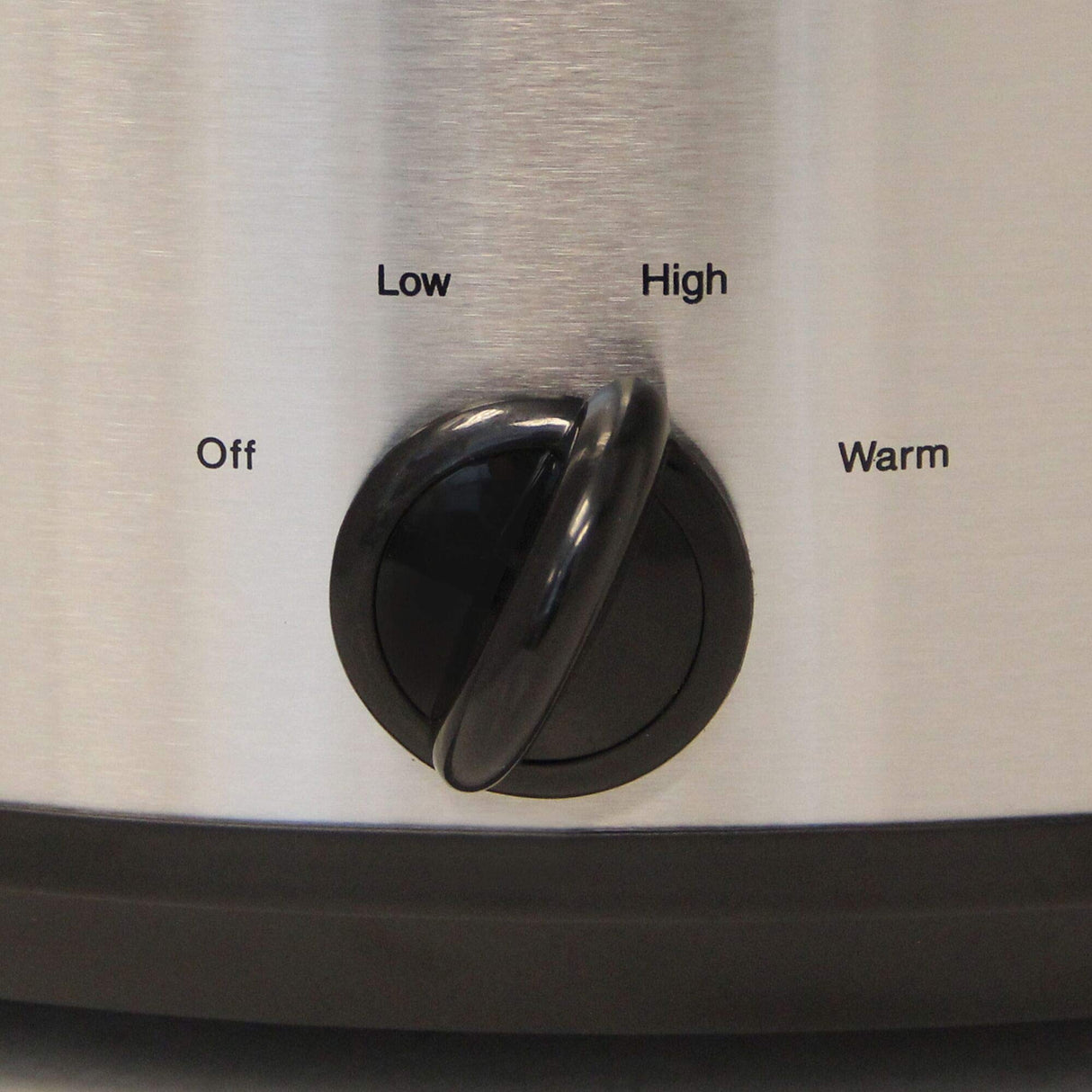 West Bend Manual Crockery Slow Cooker with Oval Ceramic Cooking Vessel and Glass Lid Certified, 6-Quart, Silver, (Pack of 1) West Bend