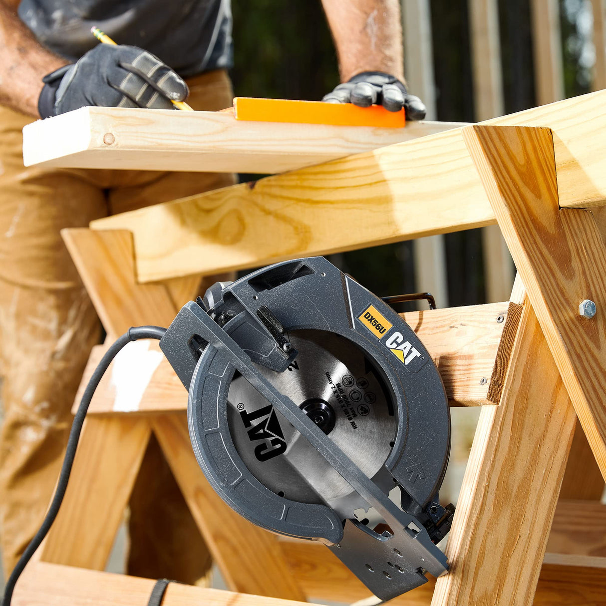 Cat® 7-1/4'' Corded Circular Saw - DX56U Cat