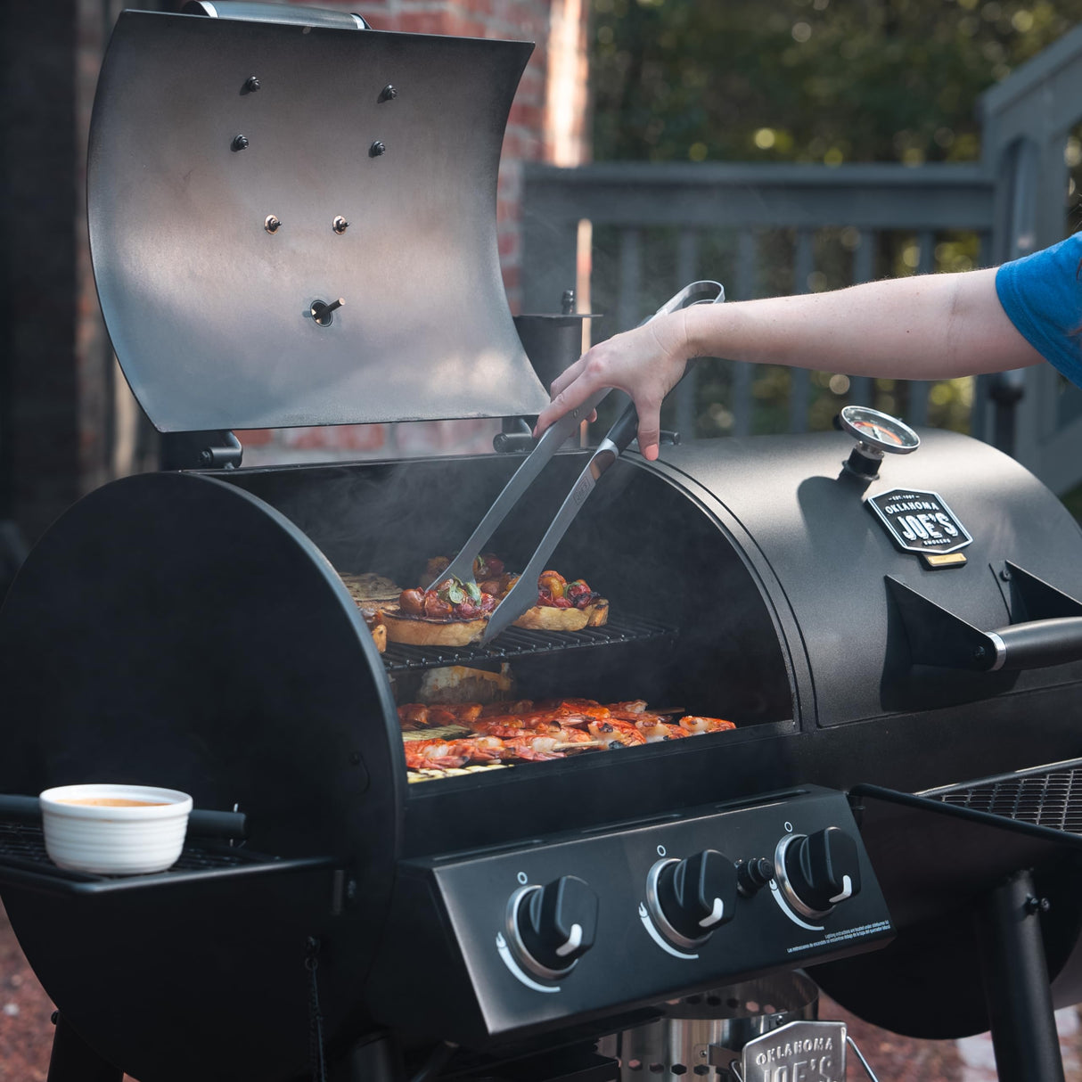 OKLAHOMA JOE'S® Canyon™ Charcoal and Propane Gas Combination Smoker and Grill, Black Steel, 24203004 Oklahoma Joe's