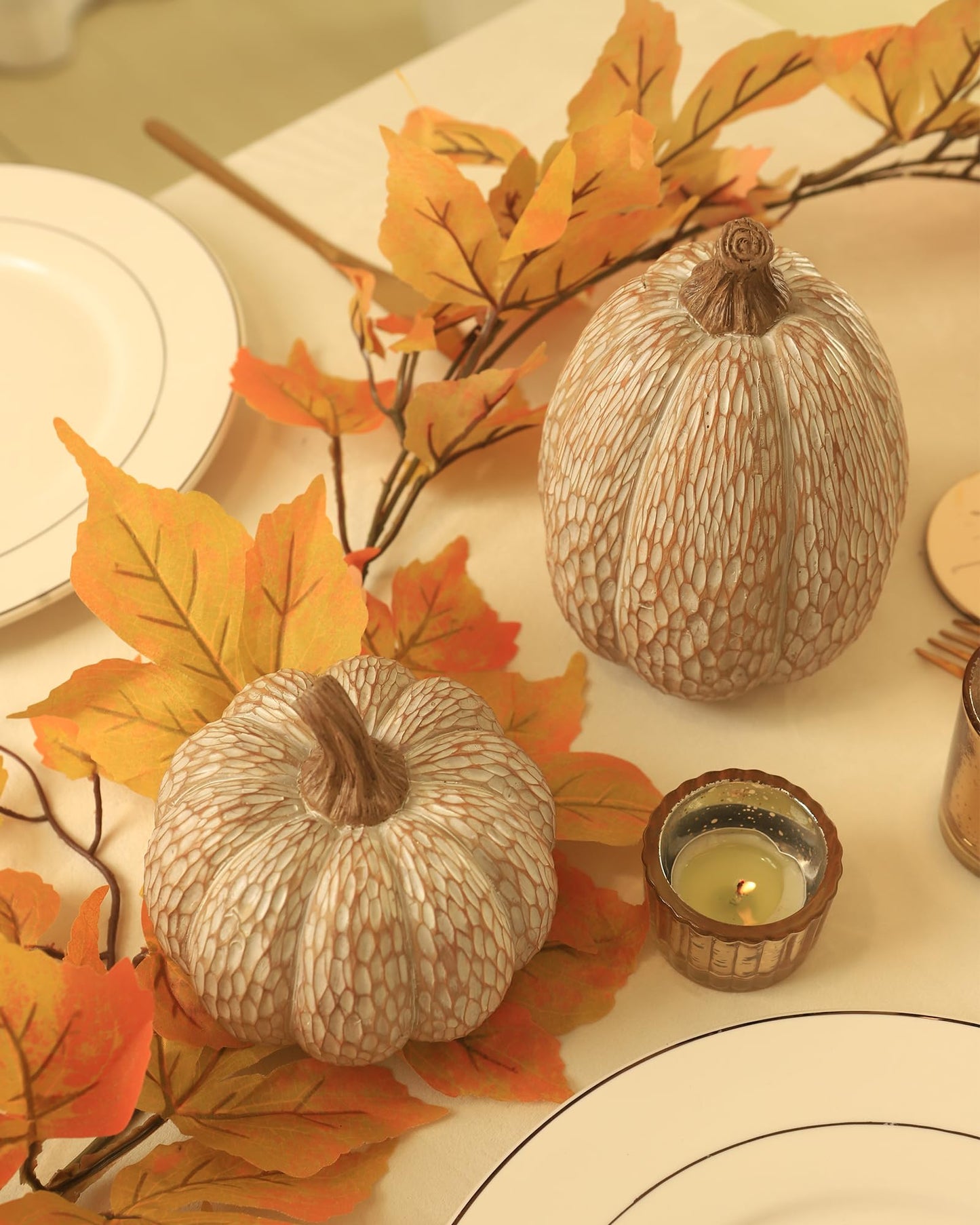 Thanksgiving Resin Pumpkin Decor, Brown and White Pumpkin Statue for Fall Harvest Decor, Faux Decorative Pumpkins Figurine for Table Centerpiece, Autumn Countryside Style Home Decor, Set of 2, Gift