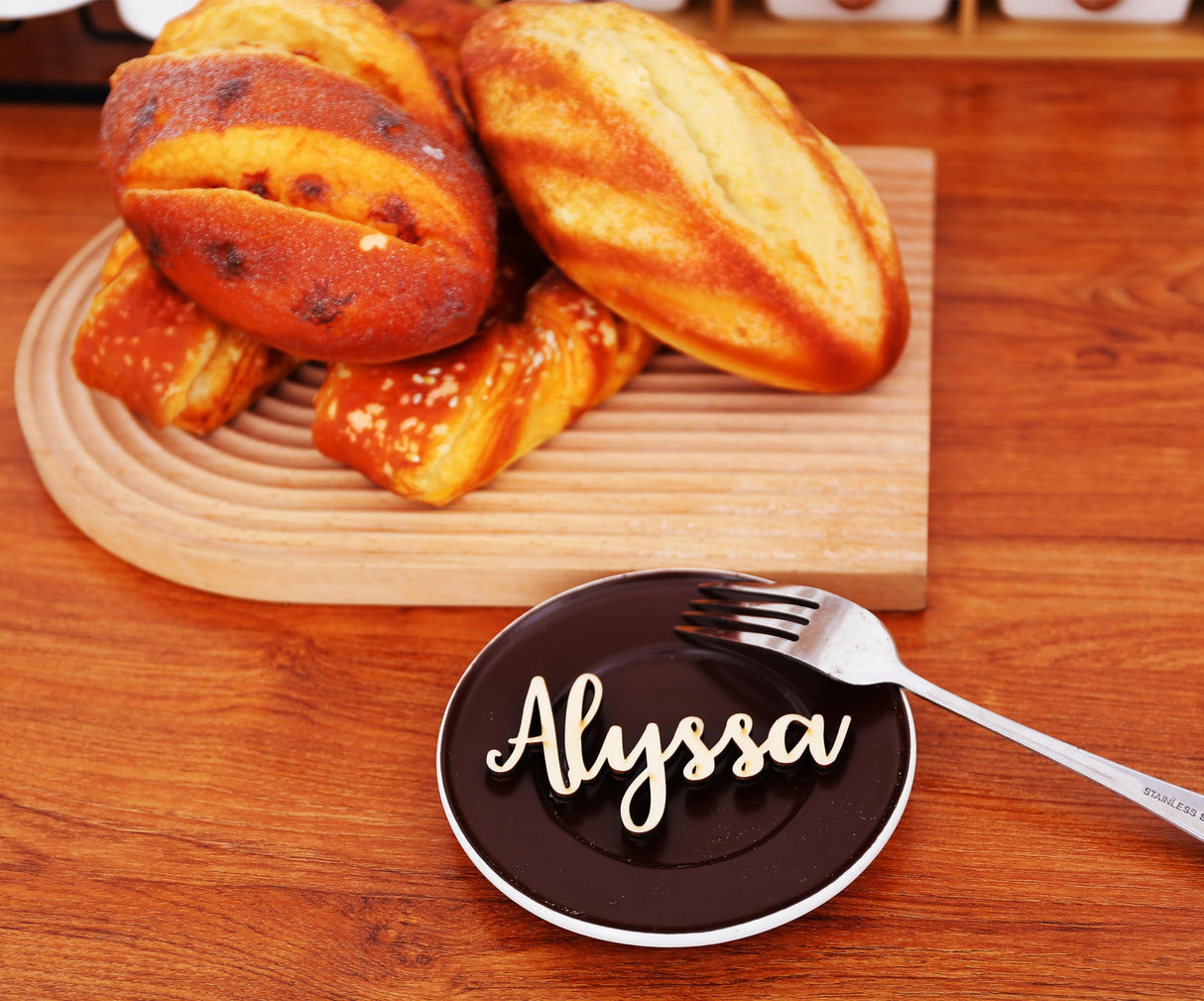 Name plate customization, a customized wooden nameplate for venue settings, personalized venue cards for weddings, wedding showers, and events, laser cut seat cards (wooden) Vnque