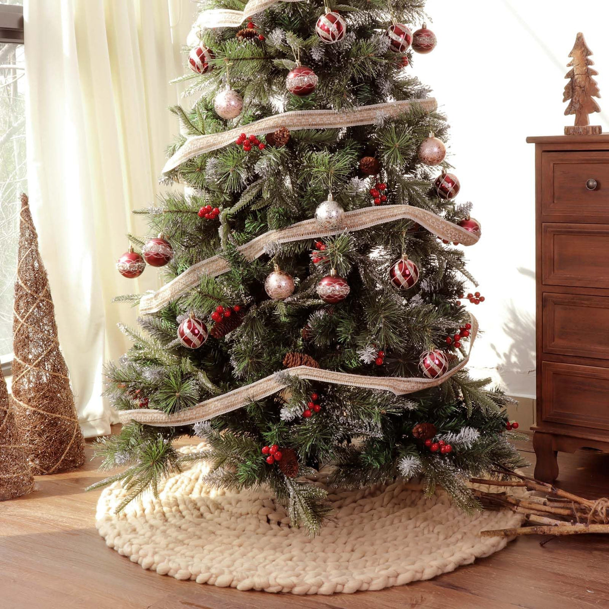 LimBridge Knitted Christmas Tree Skirt: 36 Inches Crochet Beige Tree Skirt, Chunky Knit Thick Rustic Christmas Tree Decorations, Farmhouse Christmas Decor Xmas Holiday Home Party Decorations LimBridge