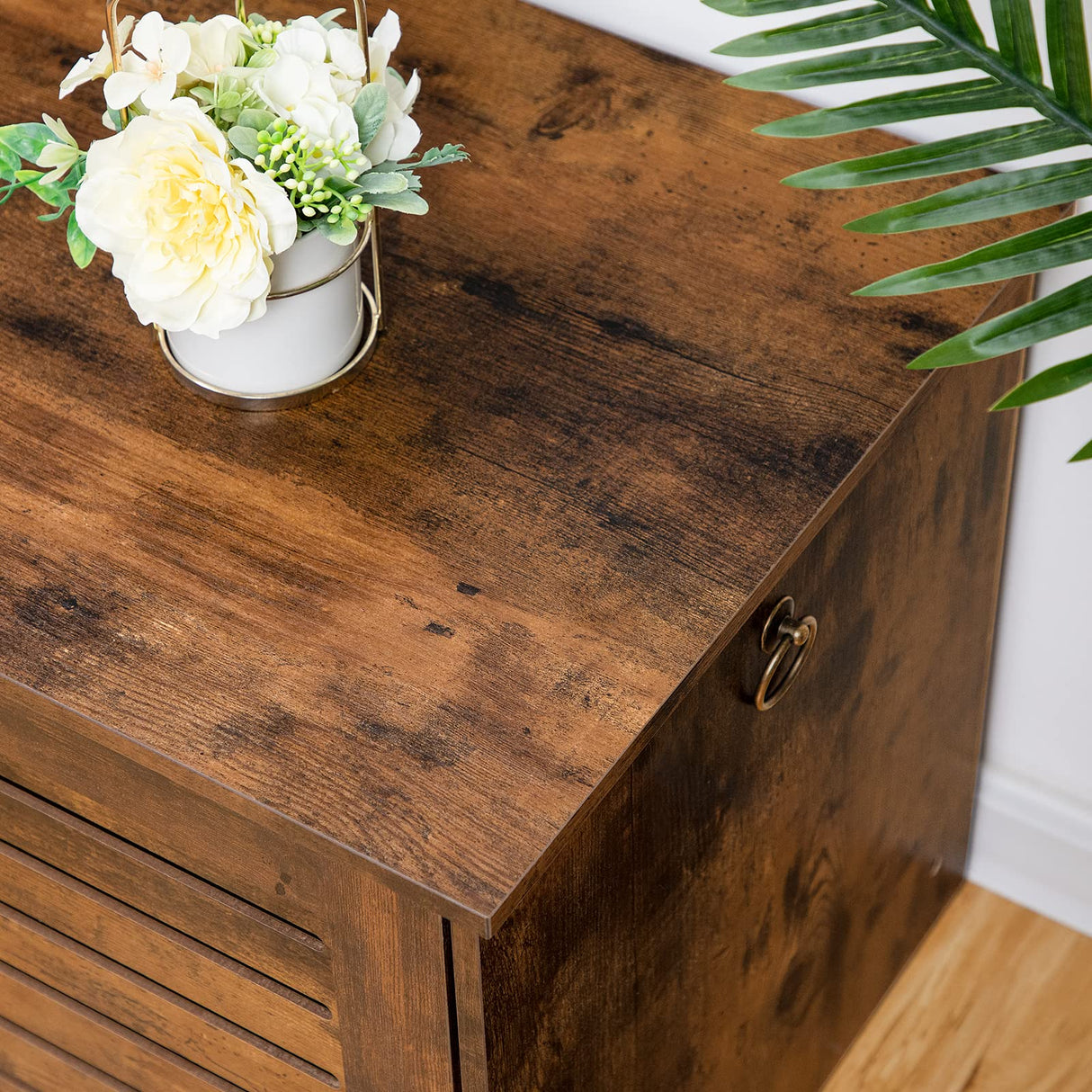 HOOBRO Cat Litter Box Enclosure, Hidden Cat Litter Box Furniture with Louvered Door, Spacious Hidden Cat Washroom with Divider, Cat Furniture Cabinet, 31.5"L x 17.7"W x 18.1"H, Rustic Brown BF07MW01 HOOBRO