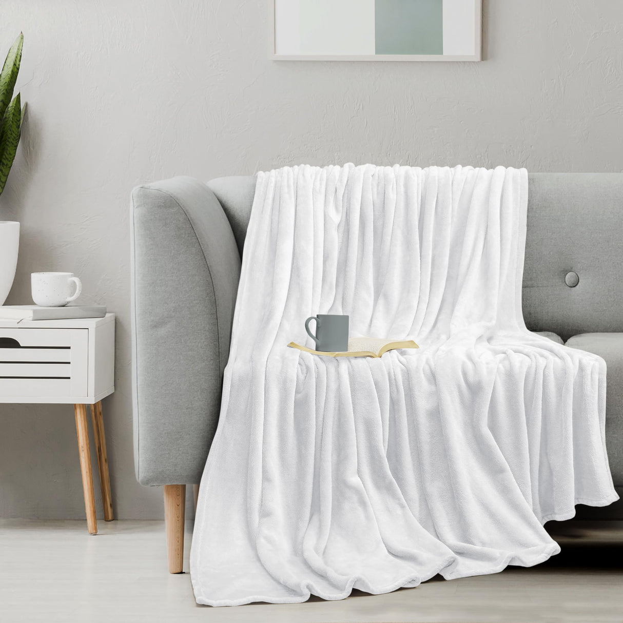 Utopia Bedding White Fleece Blanket Throw Size Lightweight Fuzzy Soft Anti-Static Microfiber Bed Blanket (60x50 Inch) Utopia Bedding