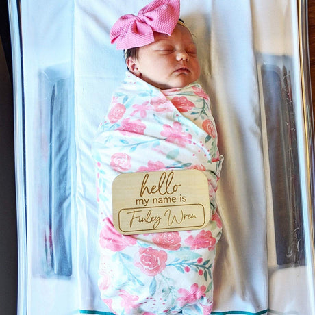 Custom Baby Name Sign Hospital Welcome 3D Hello Name Announcement Plaque Laser Cut Wood Photo Prop Sign Design Trendy Generic