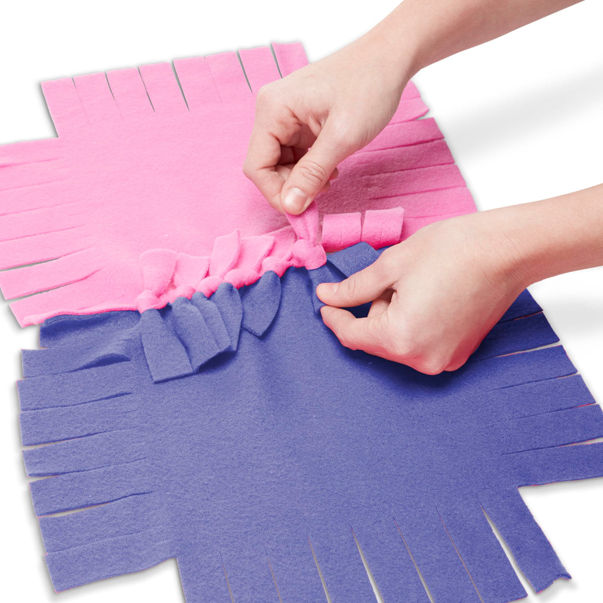 Melissa & Doug Created by Me! Flower Fleece Quilt No-Sew Craft Kit (48 squares, 4 feet x 5 feet) Melissa & Doug