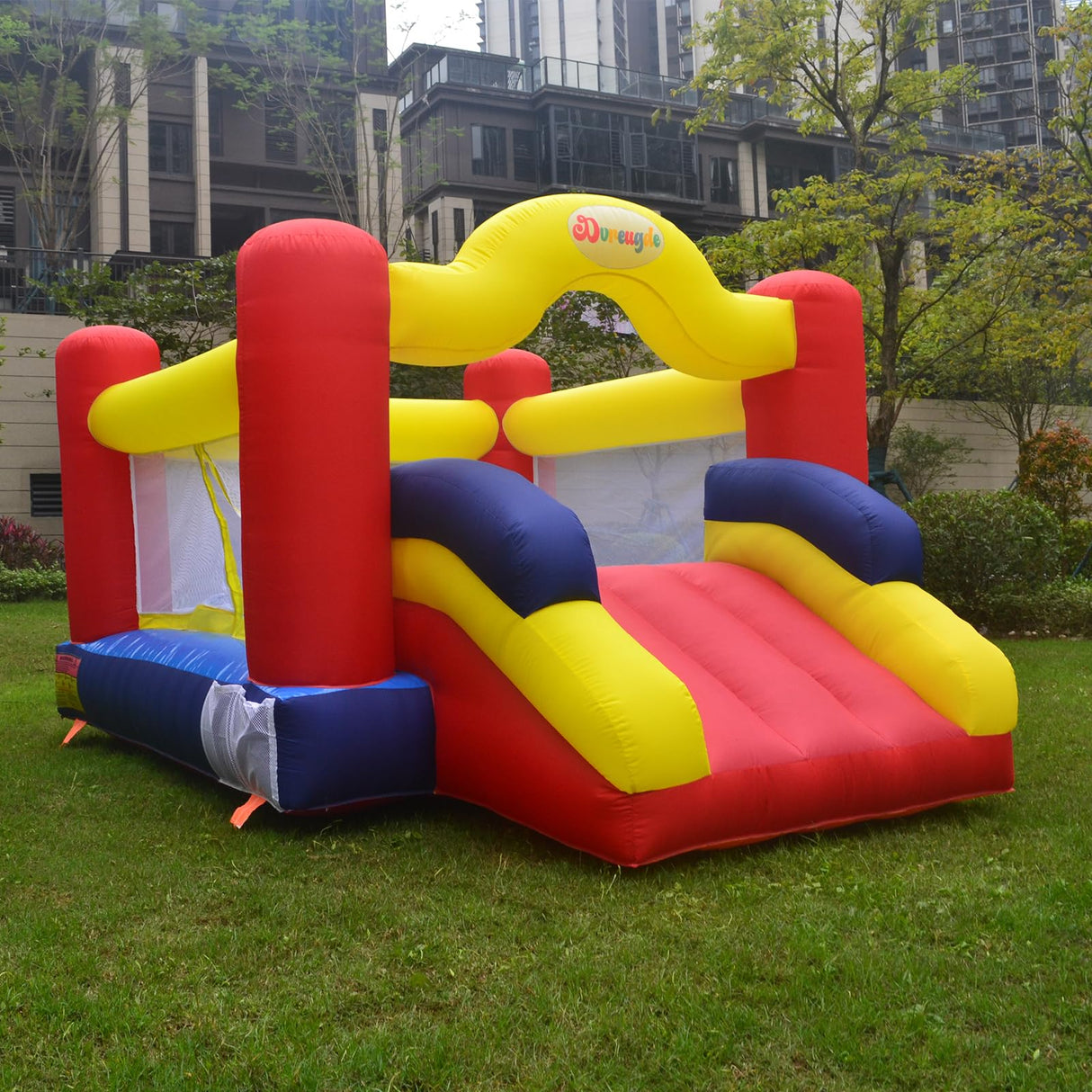 Dvreugde Bounce House, Inflatable Bouncer with Air Blower and Slide, Family Backyard Bouncy Castle with Dart Ball Game, Bouncy House for Kids, 12 ft x 9 ft x 7 ft H Dvreugde