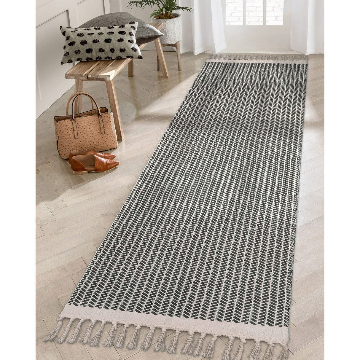 Lahome Boho Kitchen Runner, 2'6''x8 Entryway Rug Lightweight Runners for Hallway Washable Runner Rug with Tassels, Farmhouse Grey Rug Non Shedding Carpet Runner for Bathroom Foyer Lahome