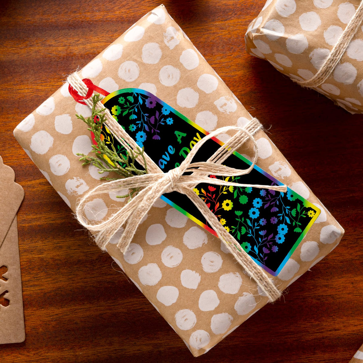 GOMANCHE 40 Sets Scratch Art for Kids, 4 Styles Magic Rainbow Bookmarks Craft Kit, Scratch Paper Art Sets for Students Party Bag Fillers GOMANCHE