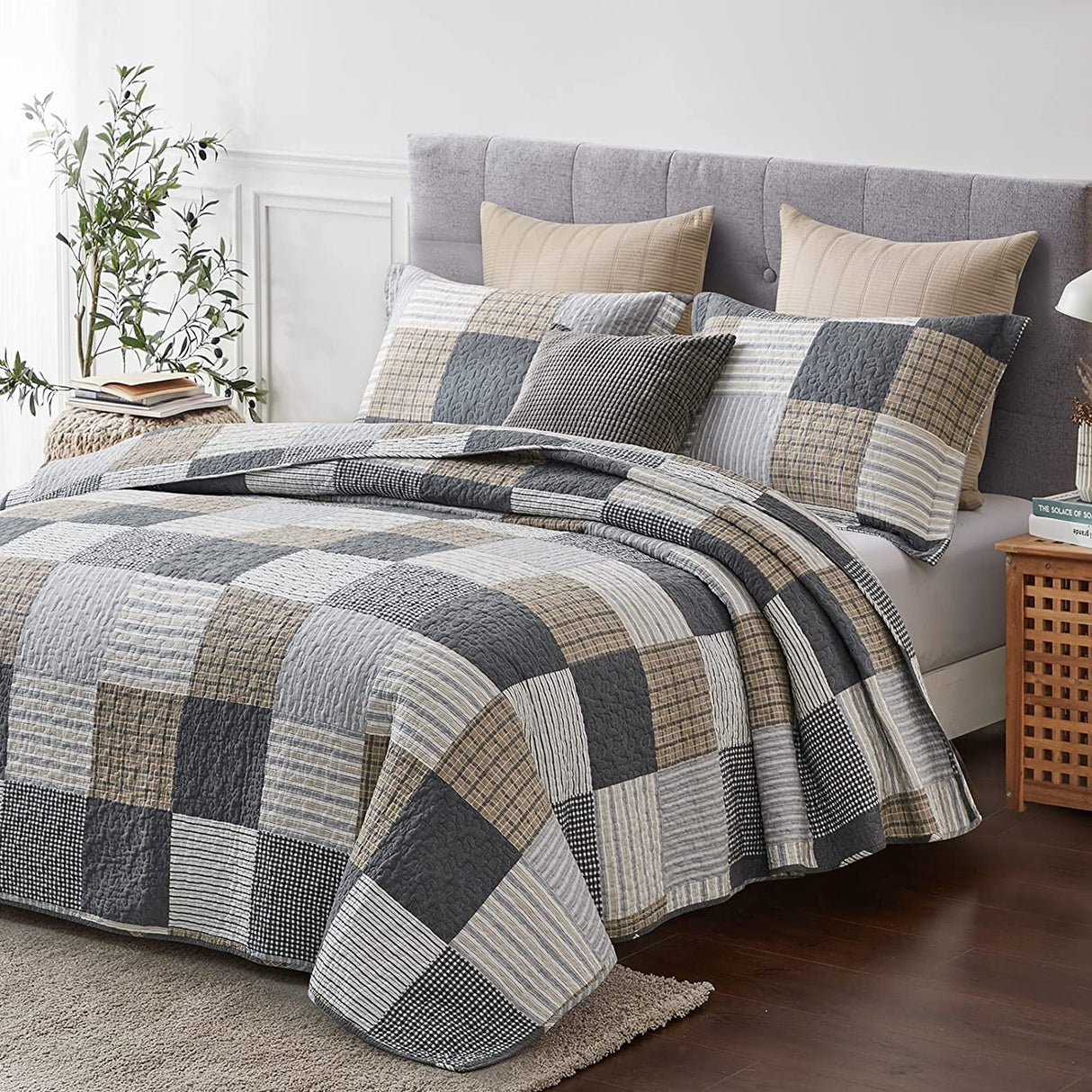 PANGUSHAN Twin Size Quilt Set, 100% Cotton Patchwork Plaid Quilt Bedding Set, Reversible Lightweight Comforter, 2 Pieces in Gray, Black, Tan, White, Cream PANGUSHAN