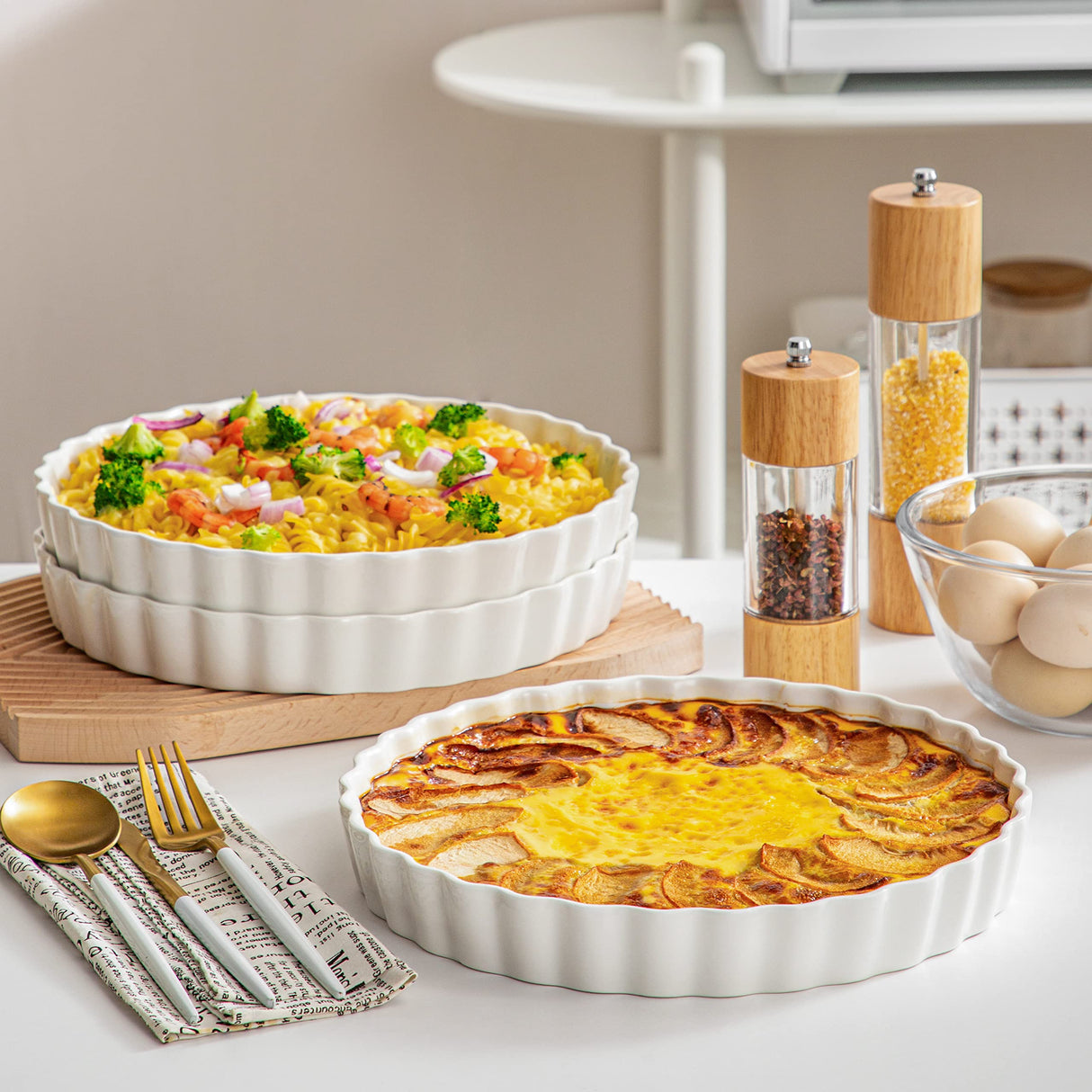 LOVECASA Porcelain Quiche Baking Dish,10 Inch Reusable Pie Pan Quiche Pan, Non-Stick Round Pie Dish, Tart Pan with Ruffled Edge,Pie Pan for Pies | Microwave,Dishwasher,and Oven Safe (White) LOVECASA