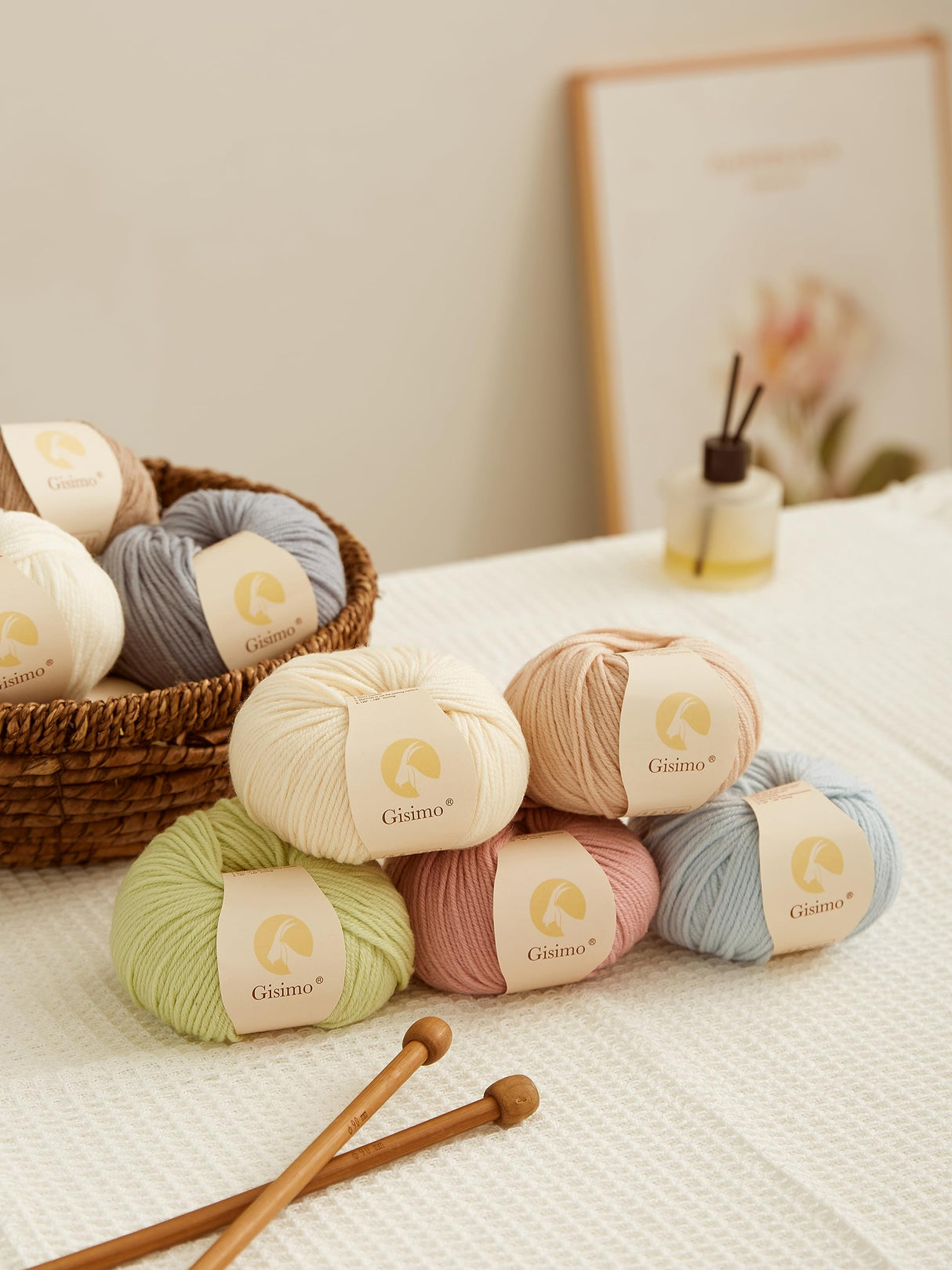 Gisimo 100% Merino Wool Yarn, 6-Ply Luxurious and Soft Yarn for Hand Knitting & Crocheting, 1.76 OZ/50g, 127 yds/116 Meters (Light Pink, 1 Ball) Gisimo