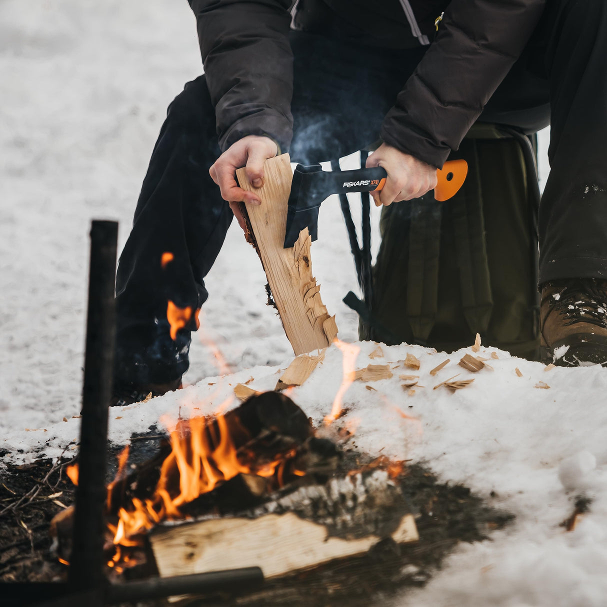 Fiskars X7 Hatchet Lightweight Wood Splitter for Small to Medium Size Kindling with Proprietary Blade and Shock-Absorbing FiberComp Handle, Lawn and Garden Tool, 14 inch, 1.5 pounds Fiskars
