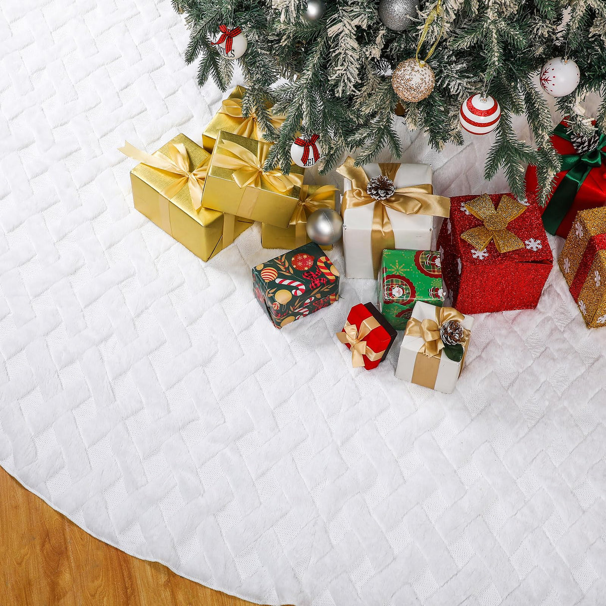 Vertintong 84 Inch Large Christmas Tree Skirt Faux Fur White Tree Skirt with Cable Knit Knitted Thick Decoration for 12ft Christmas Tree Decorations Xmas Home Winter Holiday Party Decorations Vertintong