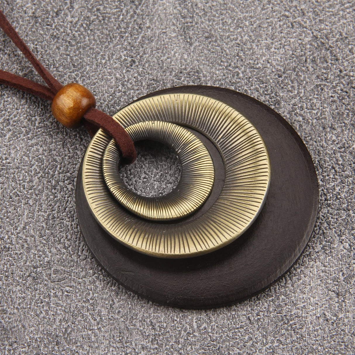 Bjesinmo Wooden Necklaces for Women Long Brown Necklaces Boho Pendant Necklace for Women Ethnic Style Wood Jewelry Necklace Bjesinmo