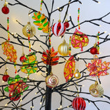 Winlyn 24 Sets Fall Leaf Suncatchers Ornaments Decorations DIY Window Paint Art Suncatchers Craft Kits Autumn Maple Leaf Sun Catchers for Kids Classroom Thanksgiving Harvest Party Art Project Winlyn