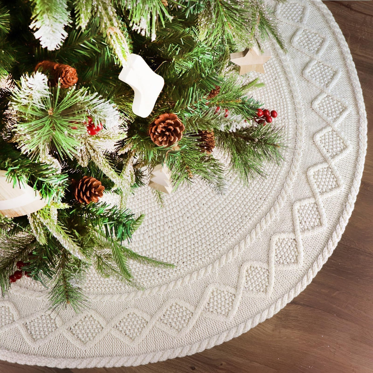 LimBridge Knitted Christmas Tree Skirt: 36 Inches Cream White Tree Skirt, Diamond Edge Cable Knit Thick Rustic Christmas Tree Decorations, Christmas Decor Xmas Holiday Home Party Decorations LimBridge