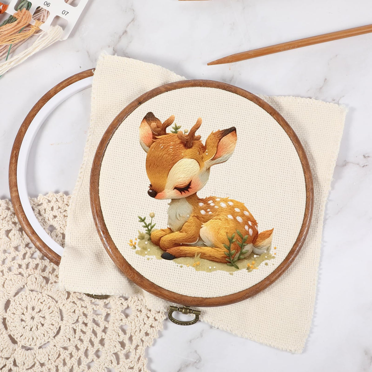 JIYIN 2 Pcs 7.1inch Round Embroidery Hoop, Imitated Wood Embroidery Hoop Frame Cross Stitch Hoops Embroidery Frame for Art Craft Sewing and Hanging Ornaments Decor Display JIYIN