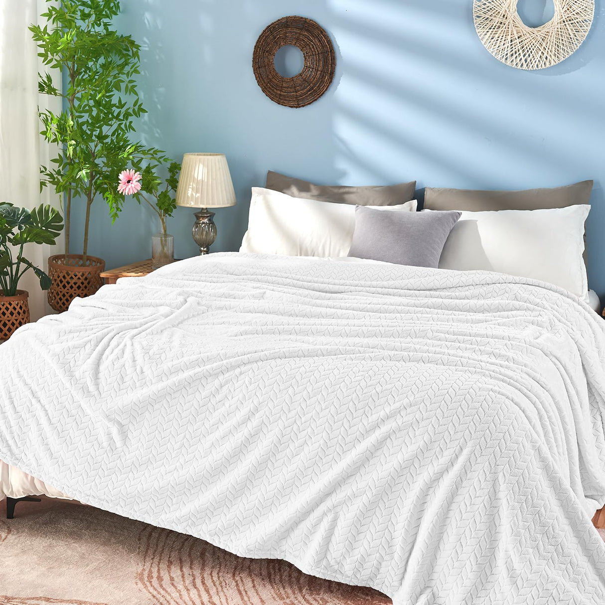 inhand White Fleece Throw Blanket for Couch, Super Soft Lightweight Fuzzy Leaves Pattern Blanket for Women, 50 x 60 Inches inhand