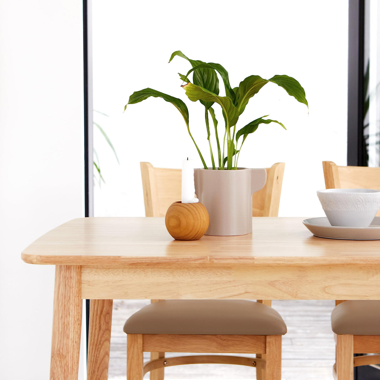 Livinia Aslan 47" Malaysian Oak Rectangular Wooden Dining Table/Solid Wood Kitchen Desk (Natural Oak) Livinia