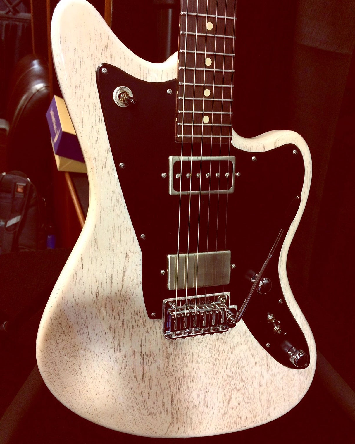 Water-Based Wood & Grain Filler - Neutral Base - 1 Gallon by Goodfilla | Replace Every Filler & Putty | Repairs, Finishes & Patches | Paintable, Stainable, Sandable & Quick Drying Goodfilla