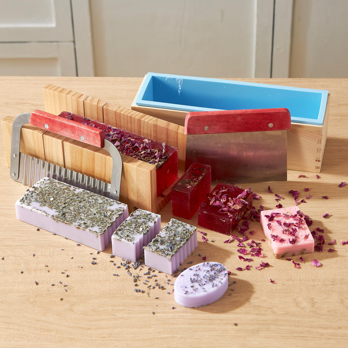 PIUH 2-in-1 Candle & Soap Making Kit for Beginners, All in one Complete DIY Craft Kit to Make Handcrafted Soap Bars + Scented Candles with Melting Pot, Wax, Soap Base, Molds, Fragrance Oils and Dyes PIUH