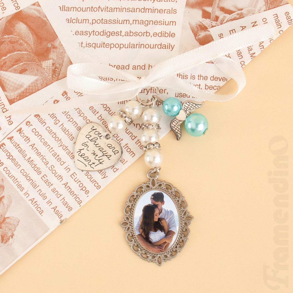 Framendino, 4 Pack Sublimation Blank Bouquet Photo Charms for Wedding Memory Bridal Bouquet Picture Charm Bouquet Memorial Charm DIY Jewelry Making 1 Sheet Round Framendino