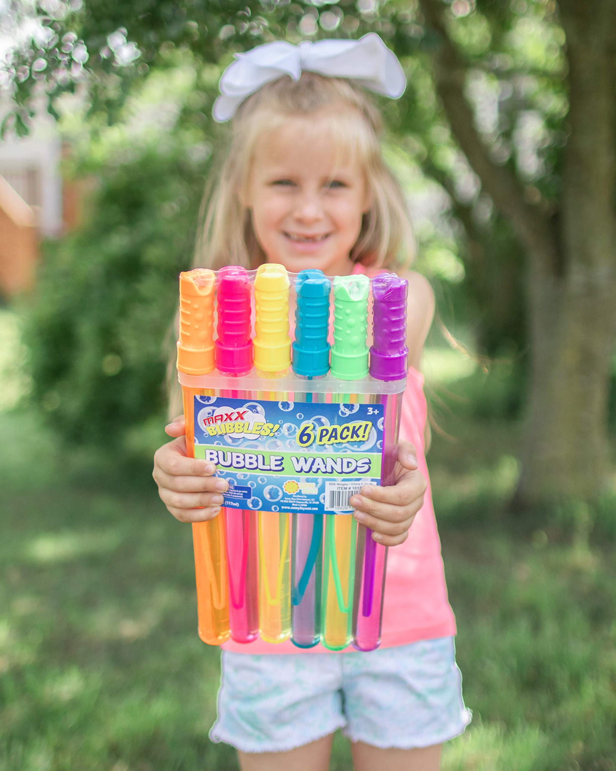 Sunny Days Entertainment Maxx Bubbles 4oz Bubble Wands – 6 Pack Bubble Wand Toy | Summer Fun, Outdoor Birthday Party Favors for Kids, 101799 Blue Maxx Bubbles