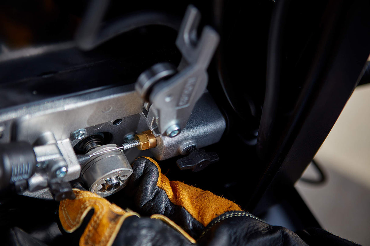 Hobart Handler 140 MIG Welder 115V (500559 ) - Durable, Portable Wire Feed Welder Machine - Flux Core Welding Machine with Dual-Gauge Regulator - MIG Welding Machine Welds Up To 1/4 in. Mild Steel Hobart