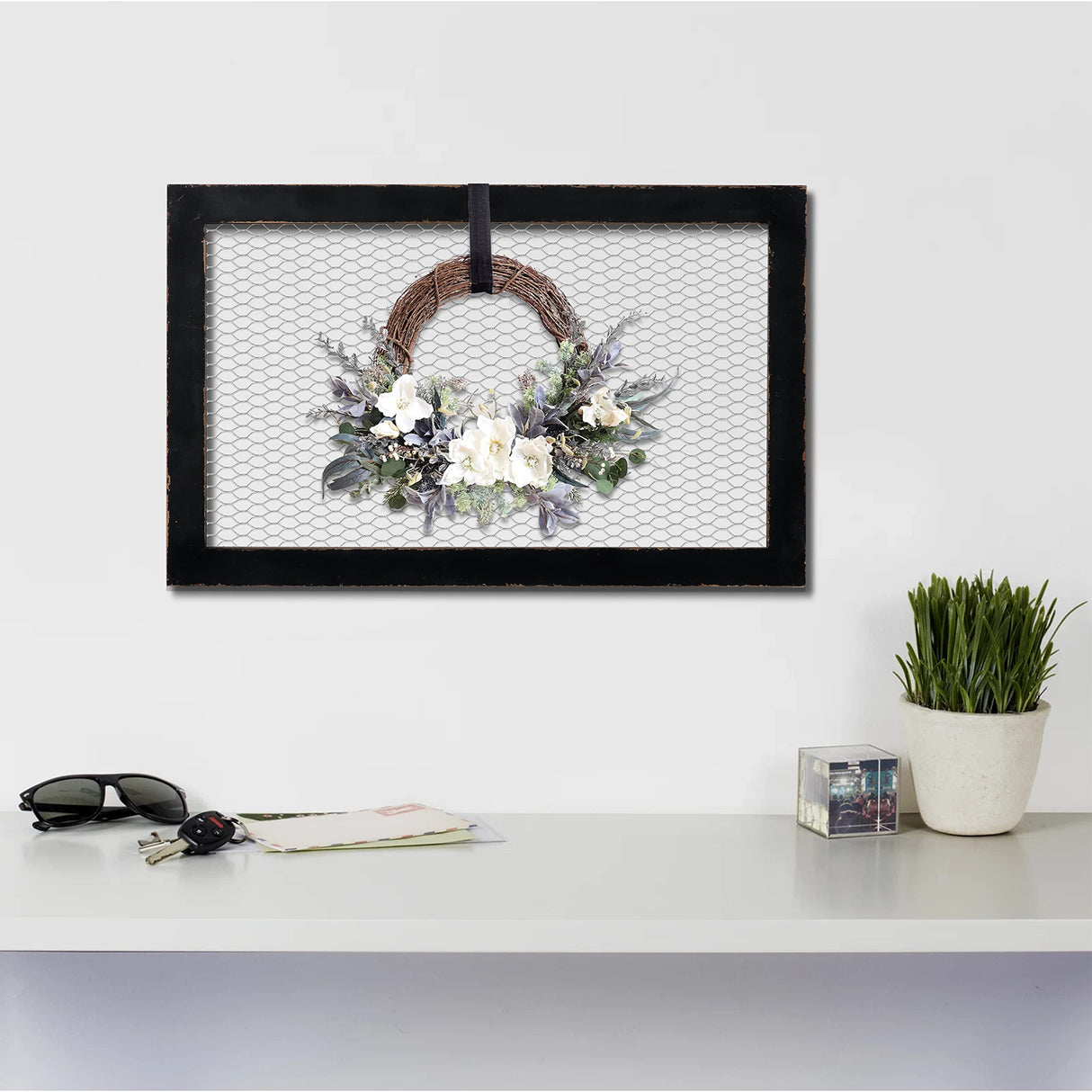 SOFE Farmhouse Memo Board Chicken Wire Frame, Black Large Bulletin Boards for Walls, Hanging Photo Display Board or Jewelry Organizer Wall Grid Panels, Decorative Vision Board for Desktop Office SOFE