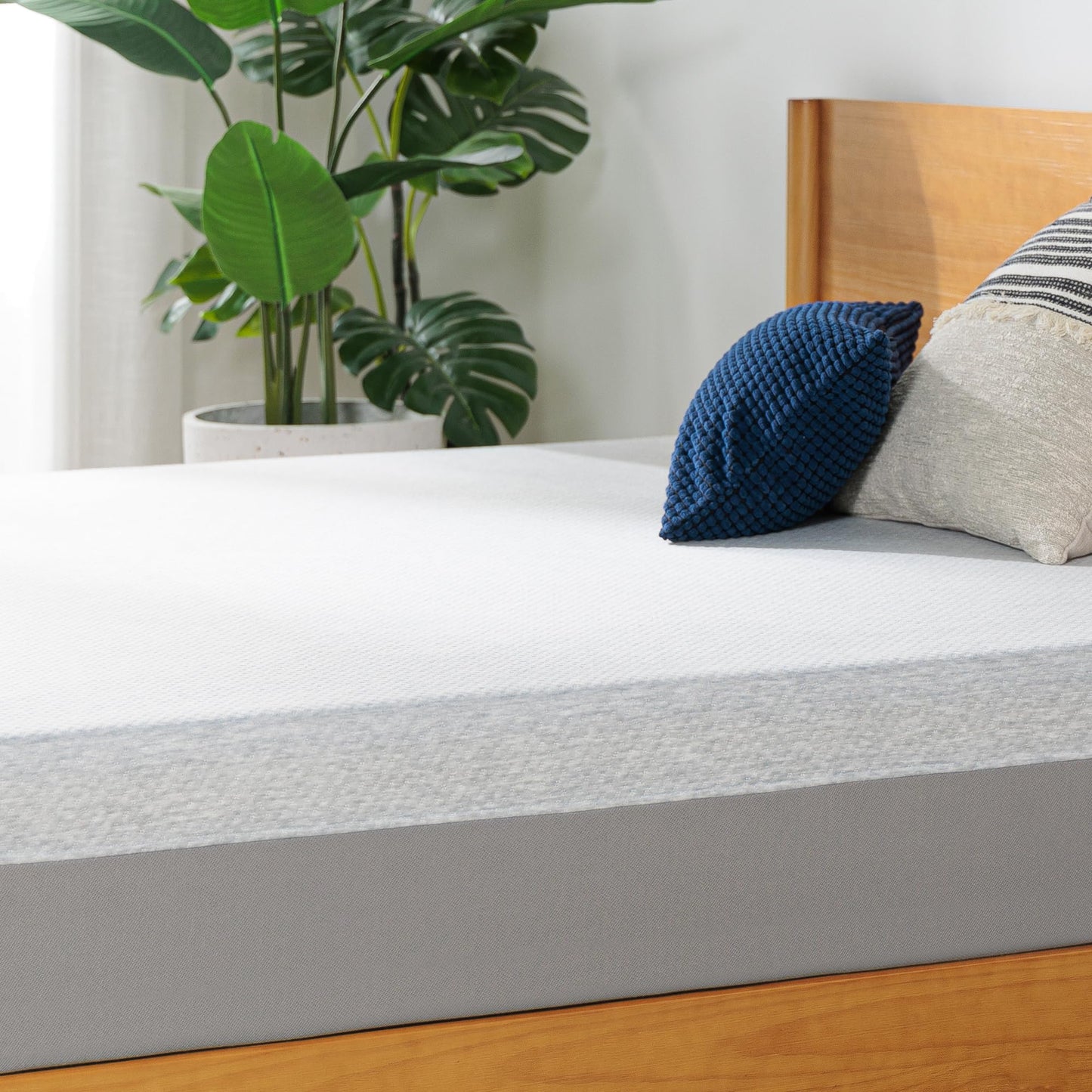 ZINUS 6 Inch Ultima Memory Foam Mattress [New Version], Twin, Fiberglass Free, Medium Firm Feel, Breathable Airflow Memory Foam, Certified Safe Foams & Fabric, Mattress in A Box