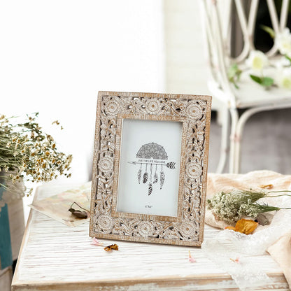 NIKKY HOME Farmhouse Boho Style Floral Picture Frame 4x6 Rustic Resin Photo Frame with Distressed White Finish, High Definition Glass for Wall and Table Top Display