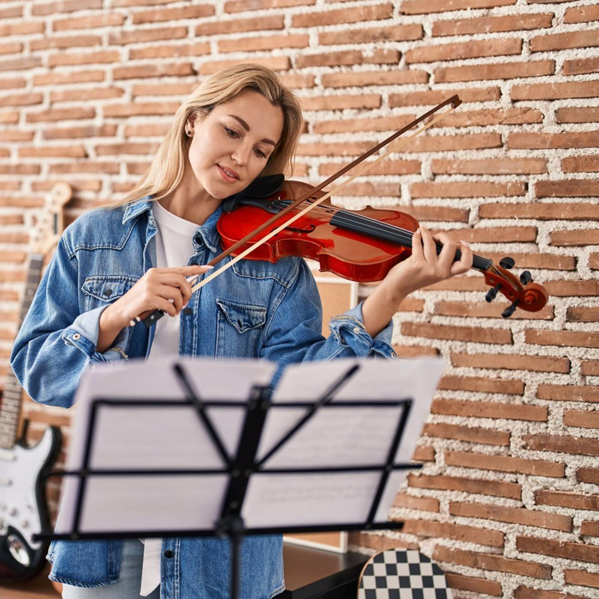 Violin for Beginners, Natural Acoustic 4/4 Violin for Adult Violin DIY Accessories Musical Instruments for Present, Full Sized 4/4 Violin (Not Included Bow) Focefec