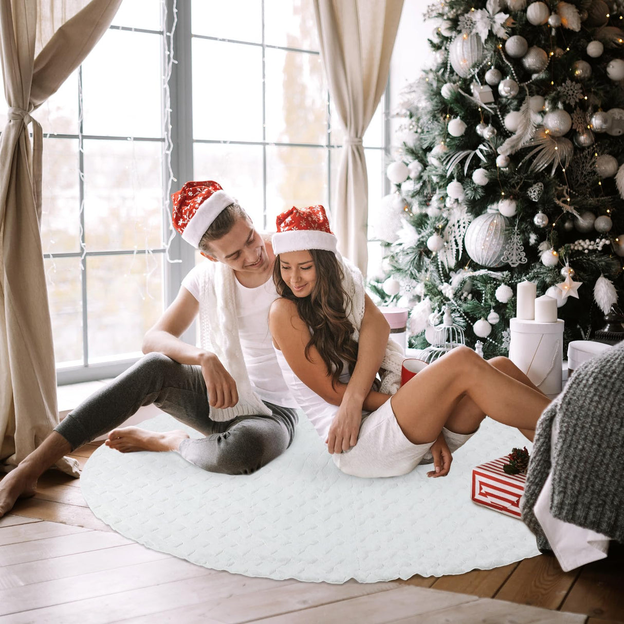 Vertintong 84 Inch Large Christmas Tree Skirt Faux Fur White Tree Skirt with Cable Knit Knitted Thick Decoration for 12ft Christmas Tree Decorations Xmas Home Winter Holiday Party Decorations Vertintong