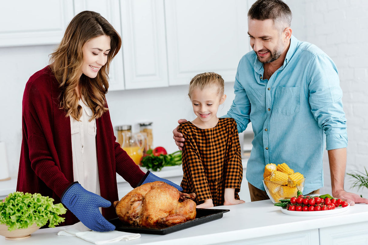 KITCHEN PERFECTION Silicone Smoker Oven Gloves -Extreme Heat Resistant BBQ Gloves -Handle Hot Food Right on Your Smoker Grill Fryer Pit|Waterproof Oven Mitts Grill Gloves |Superior Value Set+3 Bonuses Kitchen perfection