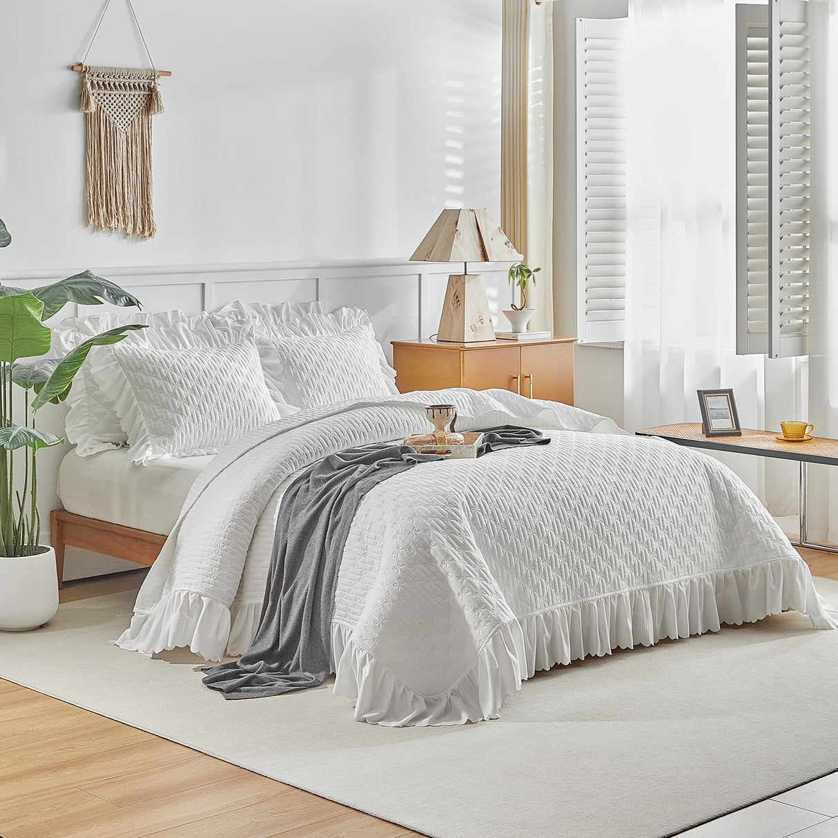Ruffled Quilt Bedding Set Queen Size 96 * 96in - 3 Pieces Solid Shabby Chic Farmhouse Ruffles Rustic Coverlet Lightweight Fluffy Summer Oversized Bedspread with Shams for Women Men White UOZZI BEDDING